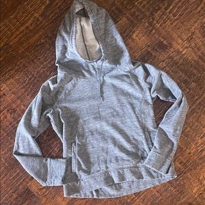 Under Armour Gray Hooded Sweatshirt with pockets